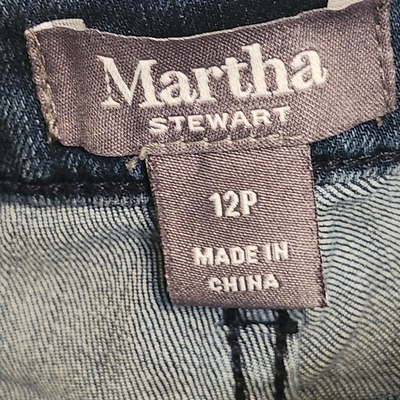 Martha Stewart Blue Jeans with Pearl Accents - Picture 5 of 5